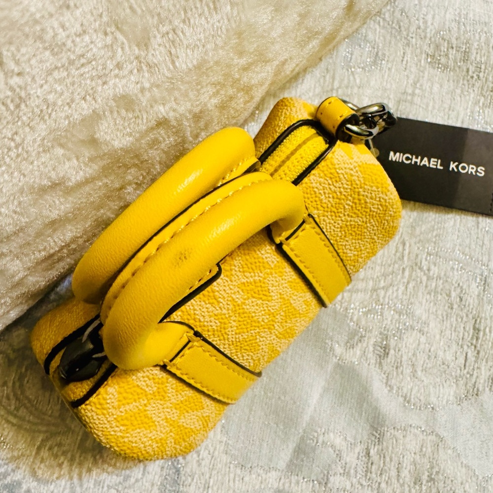 Michael Kors Vibrant Yellow Mini Bag key charm - Picture 5 of 5